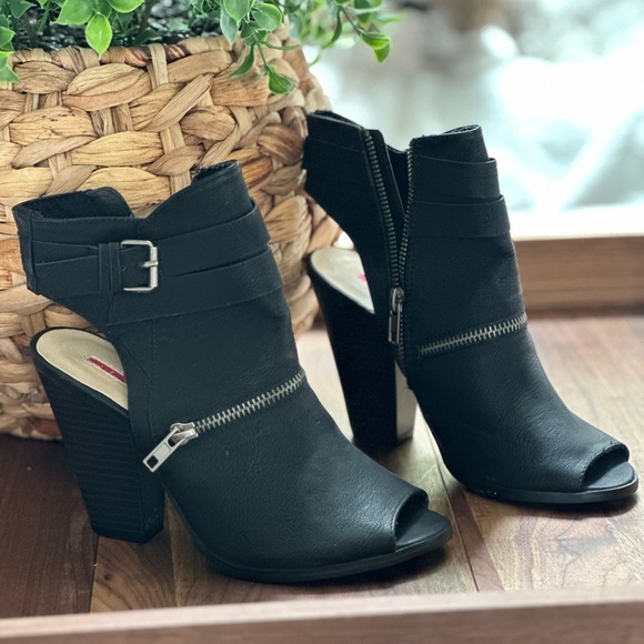 Gorgeous and sexy peep toe heels - Picture 5 of 5